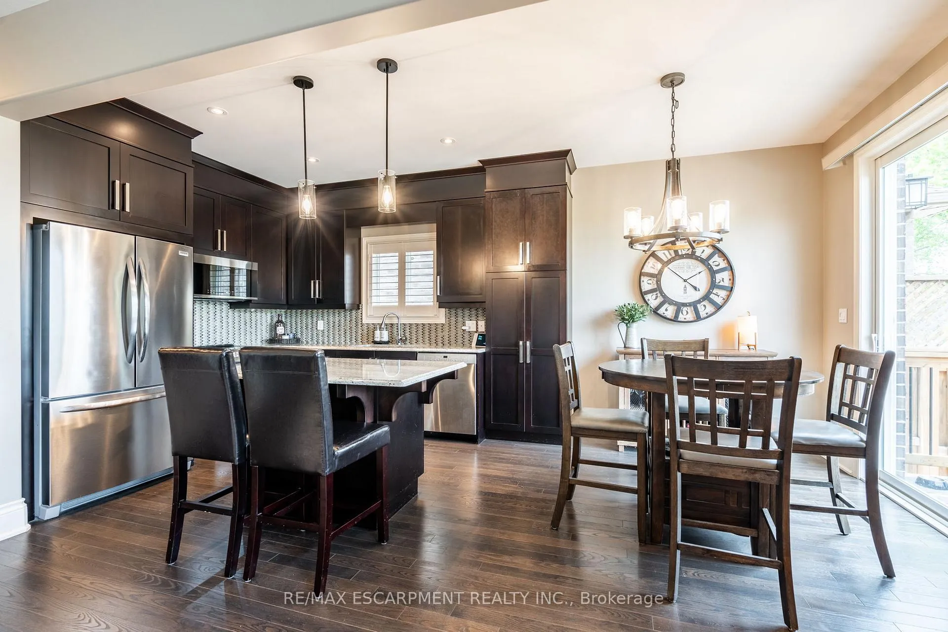 Photo 8 of 8673 Jennifer Crescent, Niagara Falls, Forestview — HOMEH