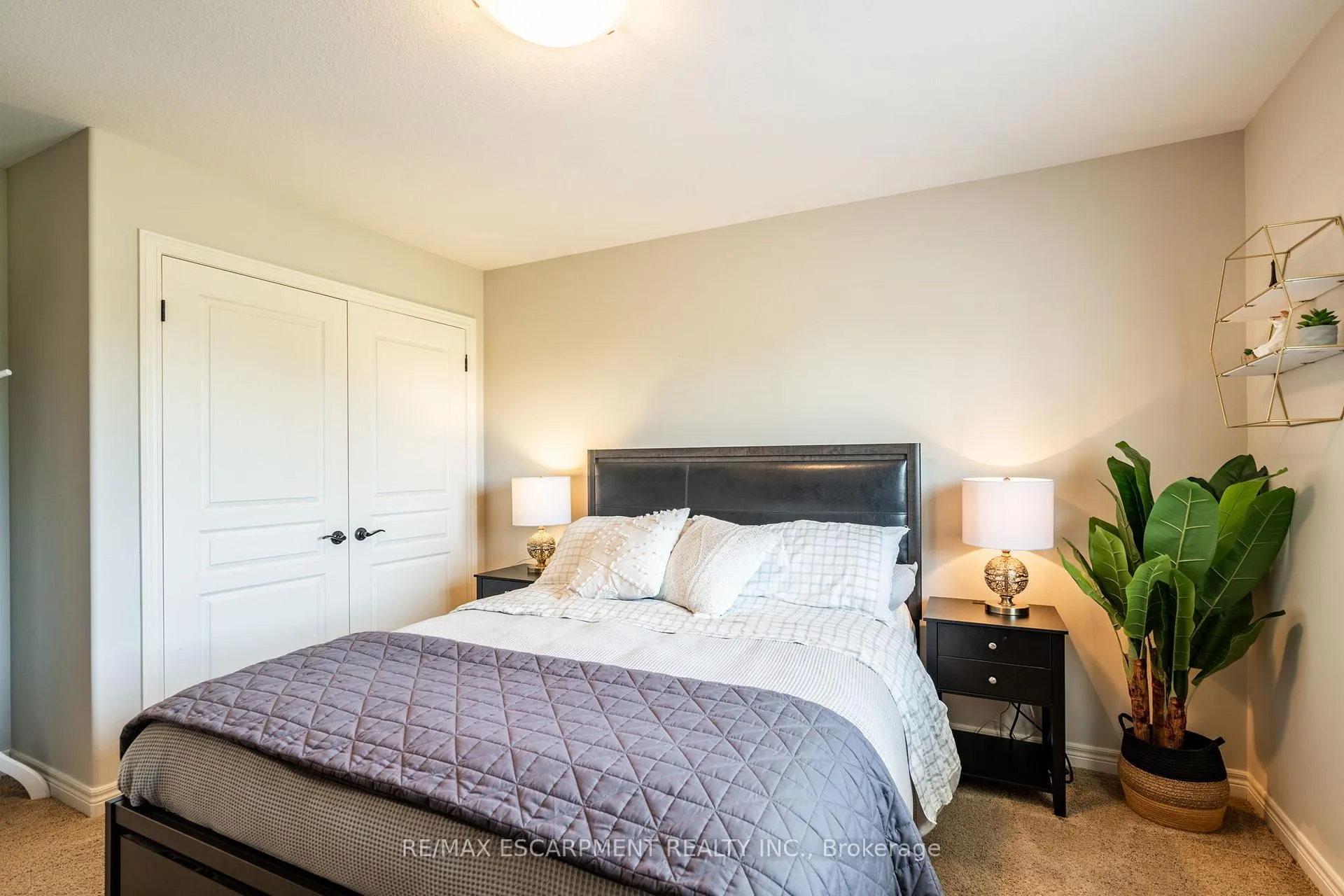 Photo 14 of 8673 Jennifer Crescent, Niagara Falls, Forestview — HOMEH