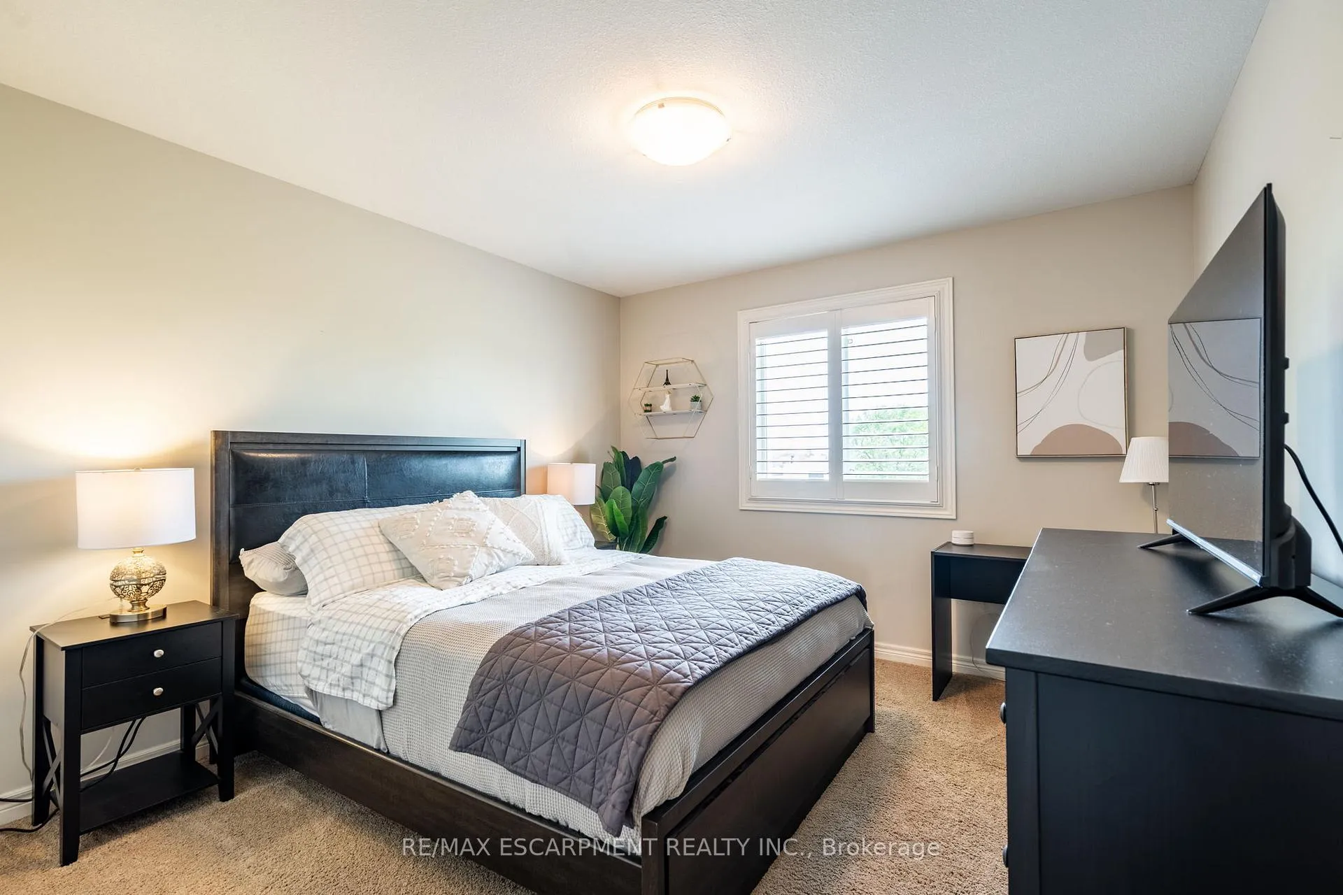 Photo 16 of 8673 Jennifer Crescent, Niagara Falls, Forestview — HOMEH