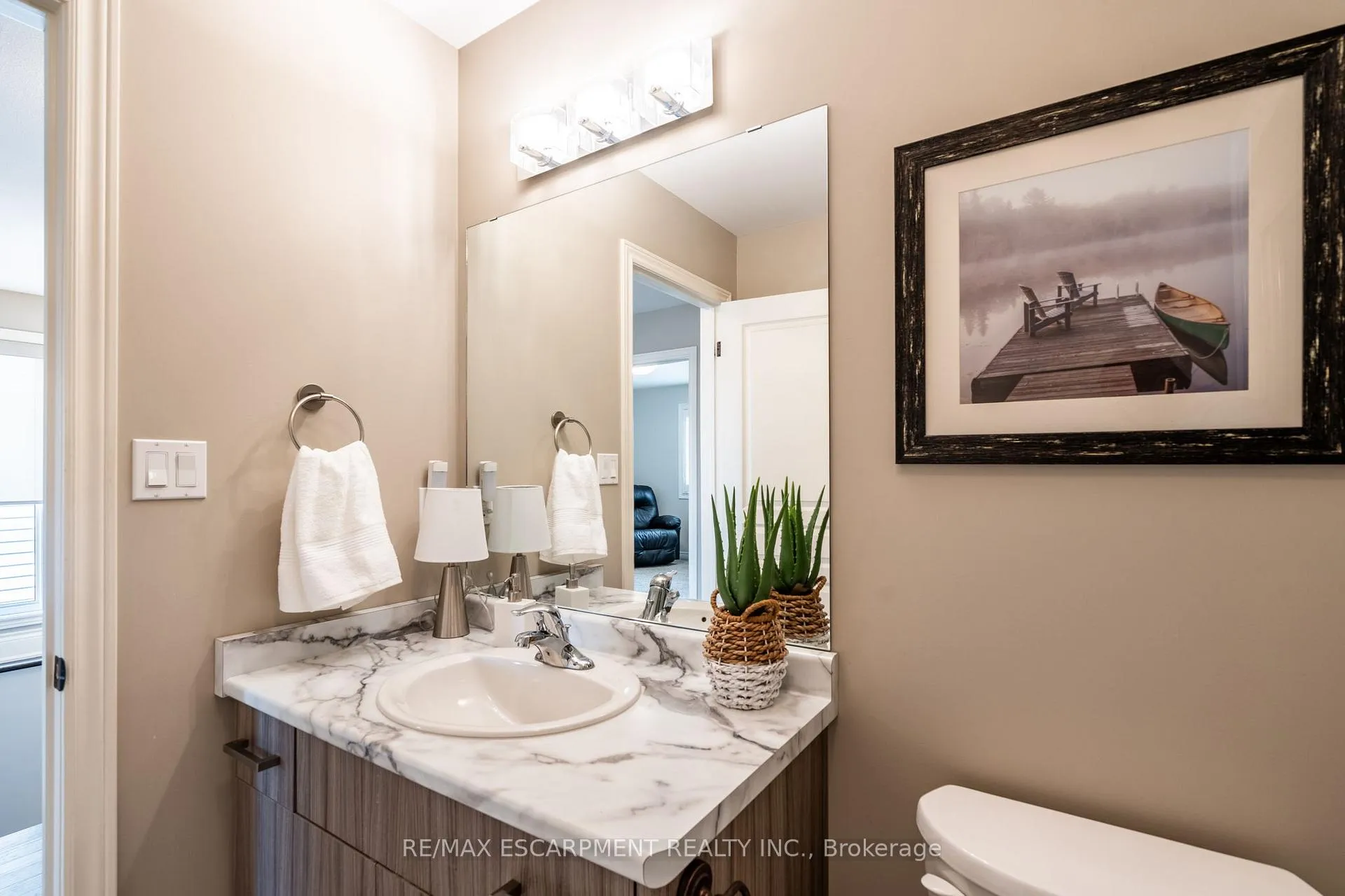 Photo 19 of 8673 Jennifer Crescent, Niagara Falls, Forestview — HOMEH