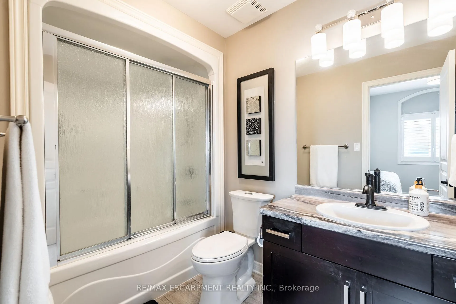 Photo 23 of 8673 Jennifer Crescent, Niagara Falls, Forestview — HOMEH