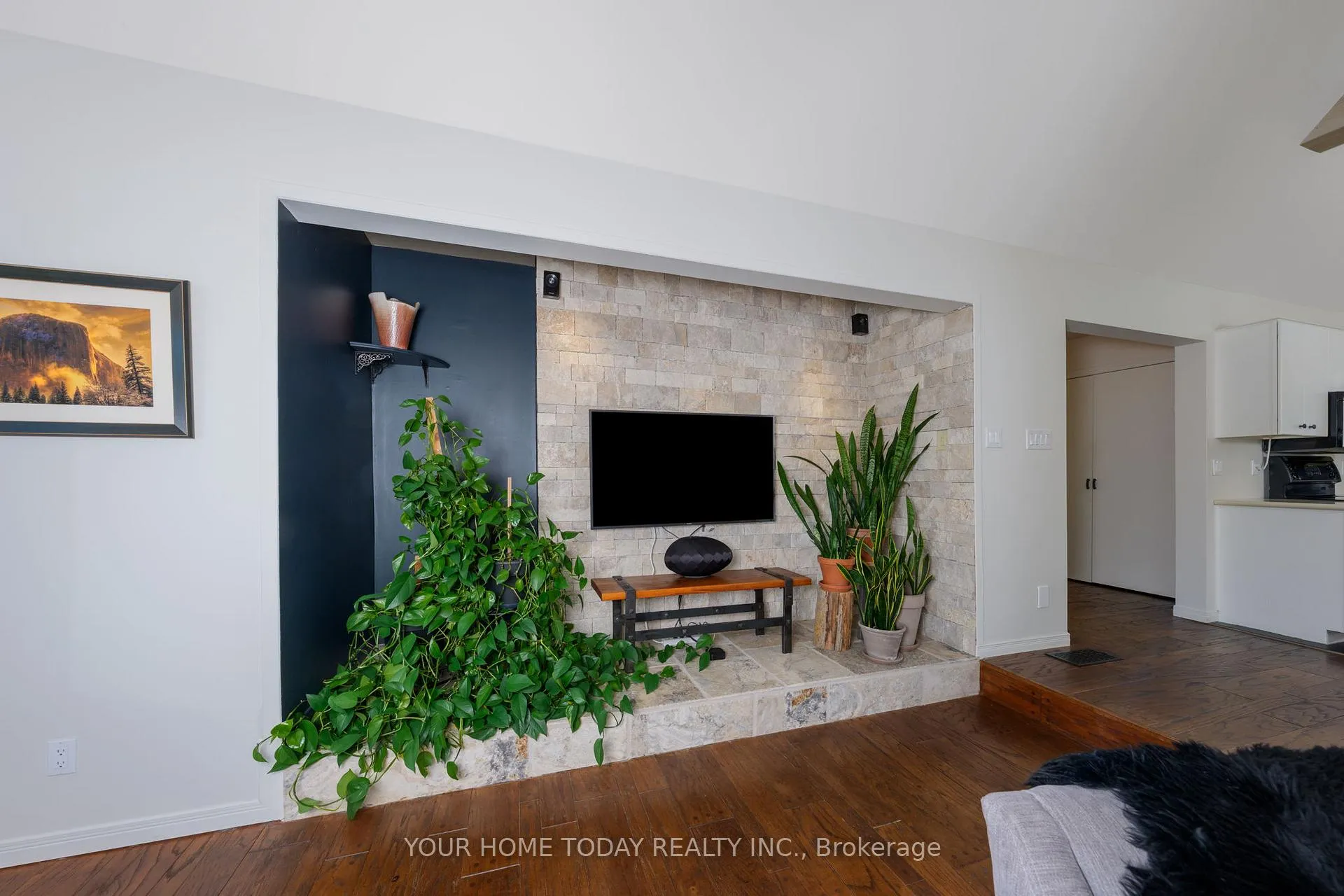 Photo 11 of 9542 Wellington Rd 42, Erin, Rural Erin — HOMEH