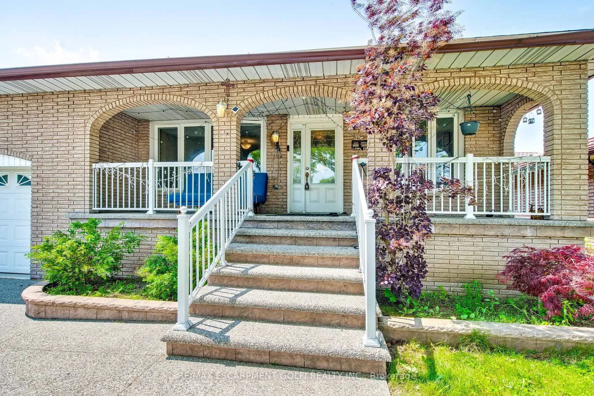Photo 4 of 70 Golfwood Drive, Hamilton, Gurnett — HOMEH