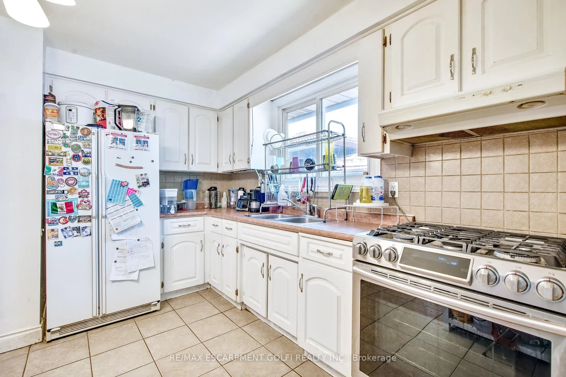 Photo 14 of 70 Golfwood Drive, Hamilton, Gurnett — HOMEH
