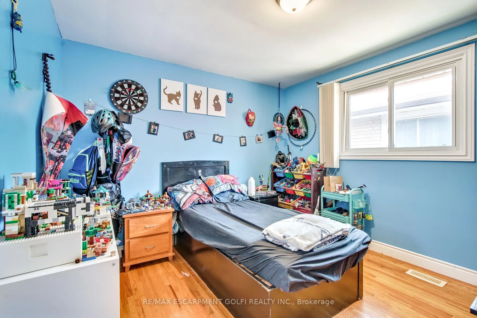 Photo 16 of 70 Golfwood Drive, Hamilton, Gurnett — HOMEH