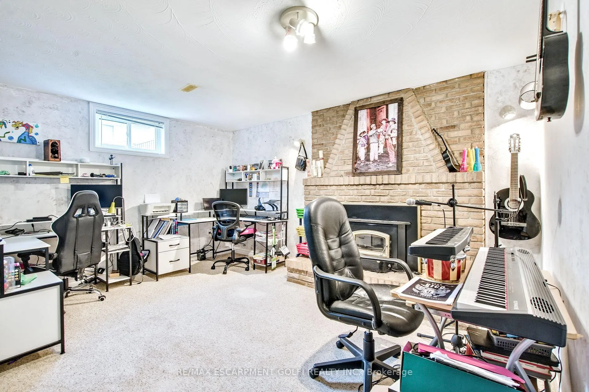 Photo 22 of 70 Golfwood Drive, Hamilton, Gurnett — HOMEH