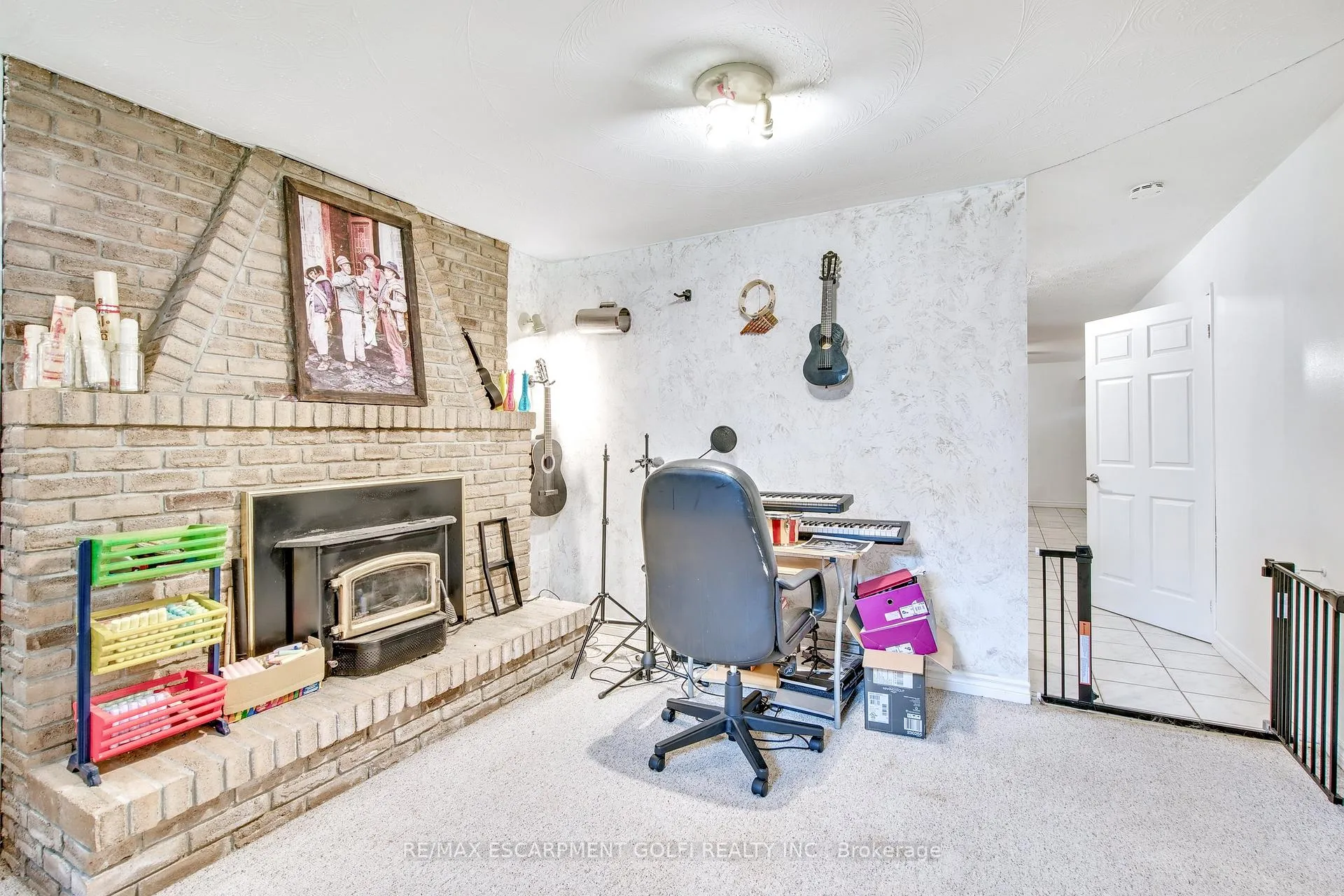 Photo 23 of 70 Golfwood Drive, Hamilton, Gurnett — HOMEH
