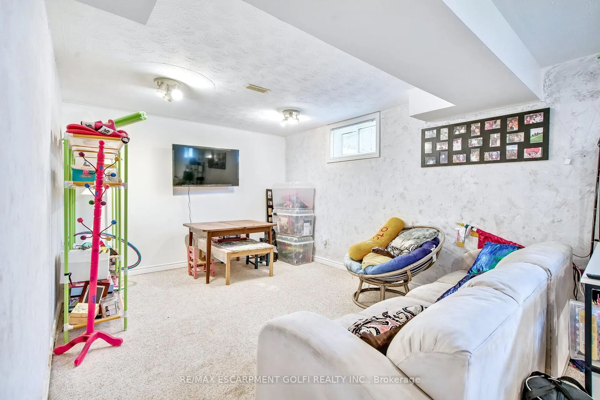 Photo 25 of 70 Golfwood Drive, Hamilton, Gurnett — HOMEH