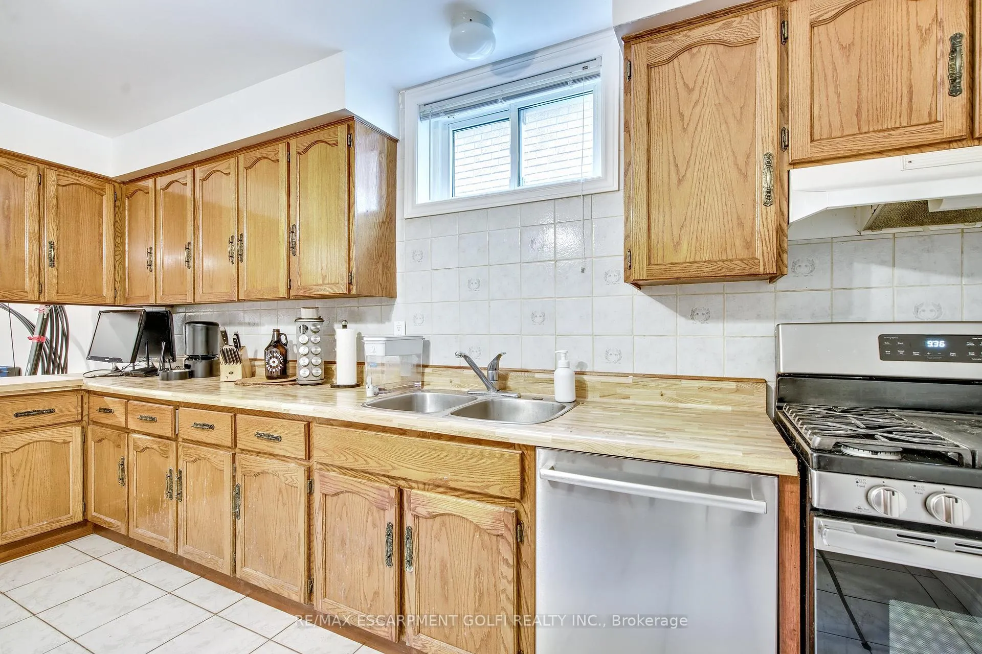 Photo 27 of 70 Golfwood Drive, Hamilton, Gurnett — HOMEH