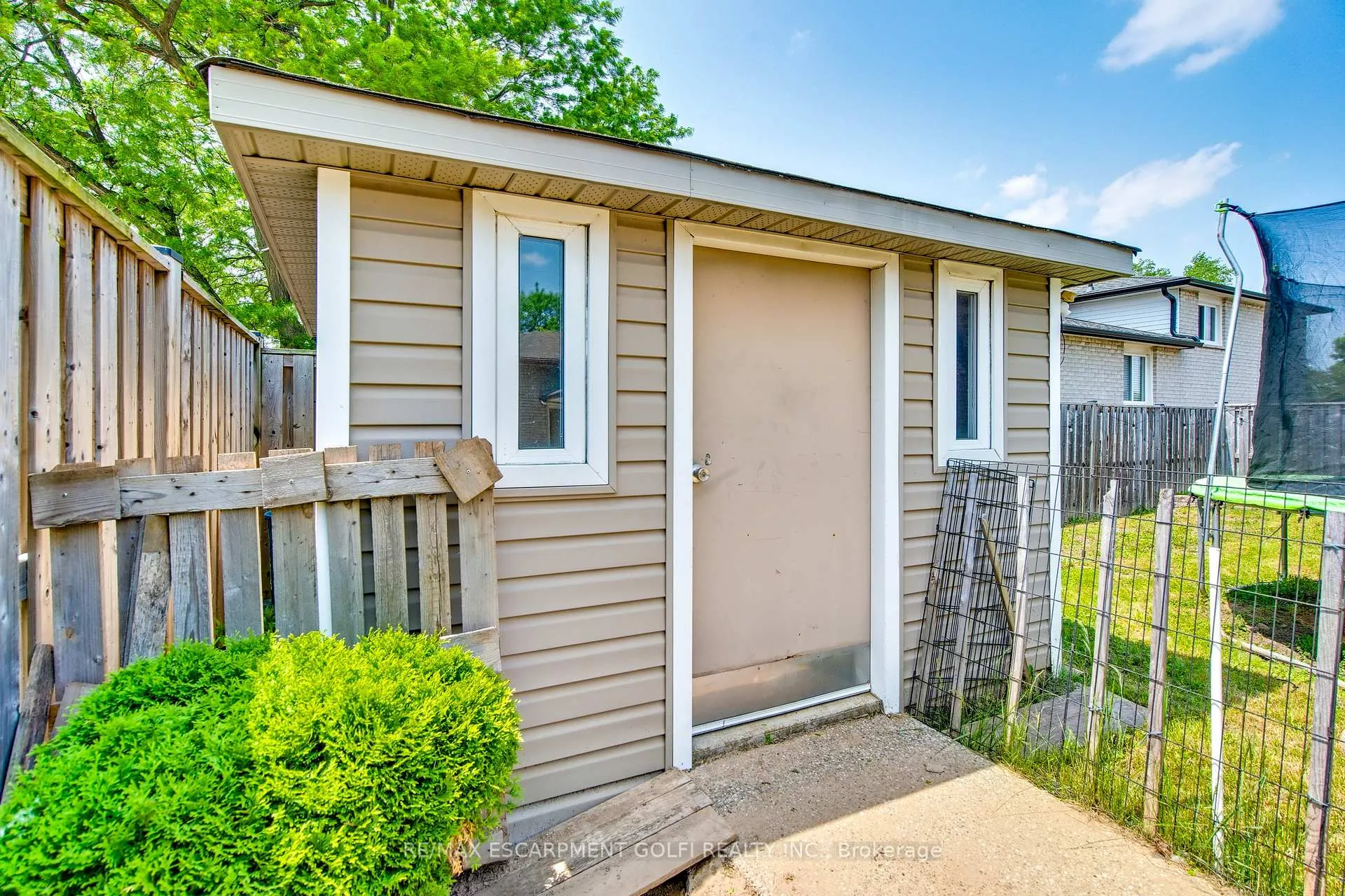 Photo 34 of 70 Golfwood Drive, Hamilton, Gurnett — HOMEH