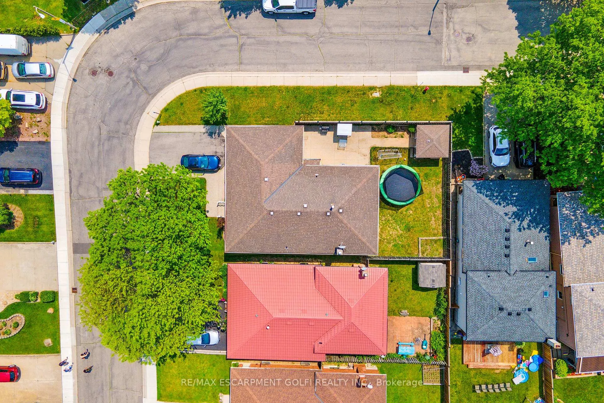 Photo 39 of 70 Golfwood Drive, Hamilton, Gurnett — HOMEH
