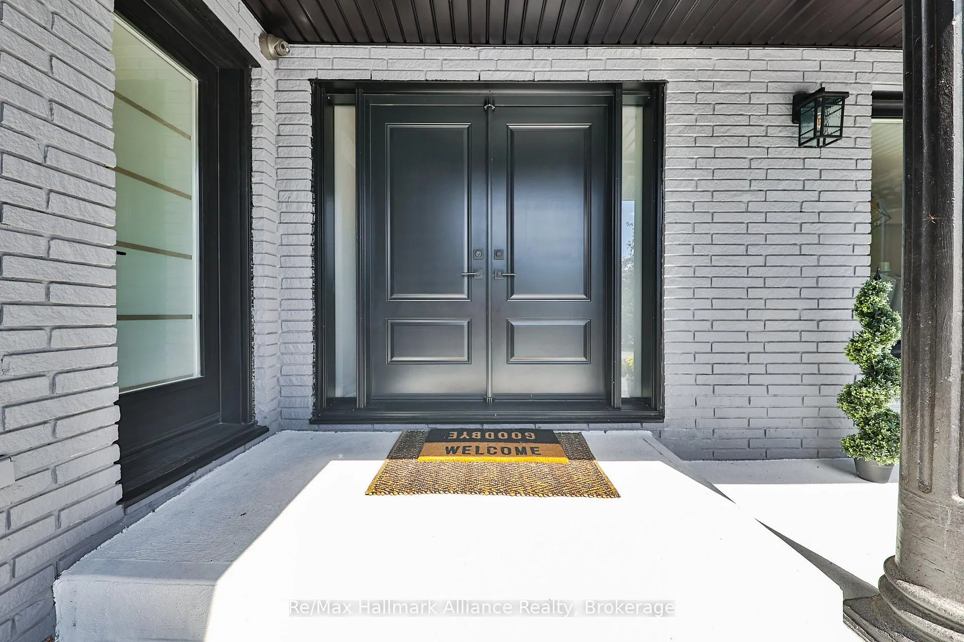 Photo 3 of 2309 Dunedin Road, Oakville, Ford — HOMEH