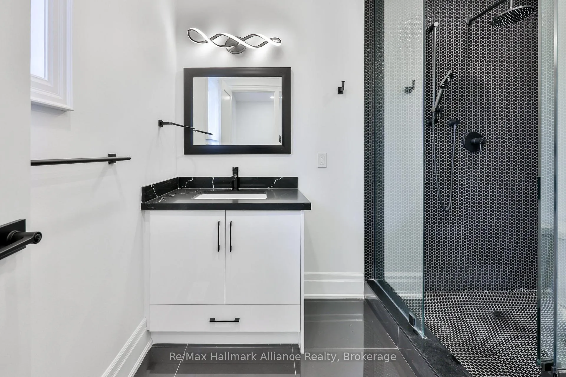 Photo 26 of 2309 Dunedin Road, Oakville, Ford — HOMEH