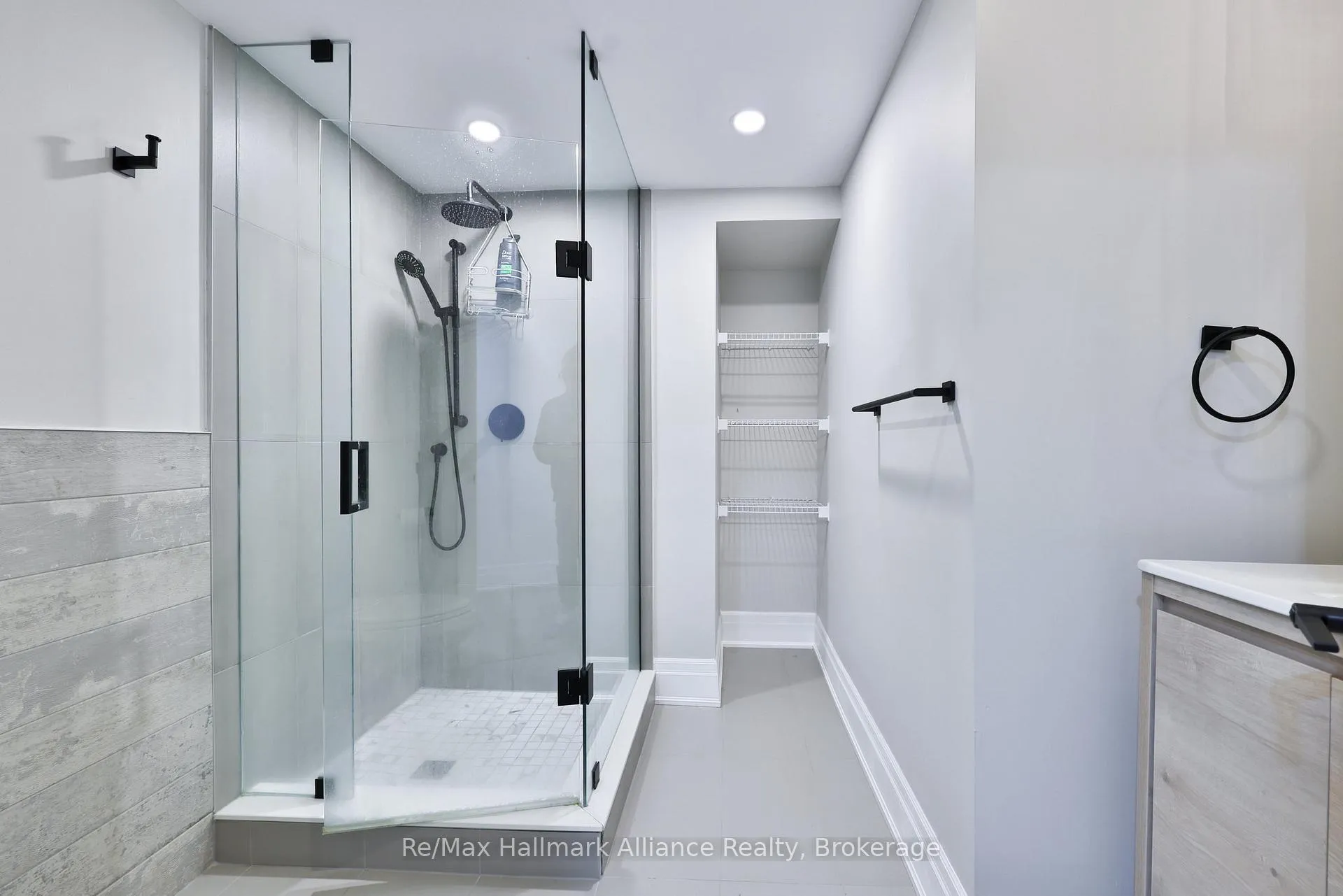 Photo 38 of 2309 Dunedin Road, Oakville, Ford — HOMEH