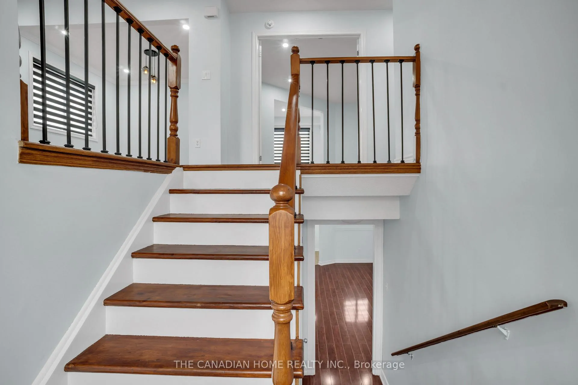 Photo 2 of 8171 Marcon Street, Niagara Falls, Ascot — HOMEH
