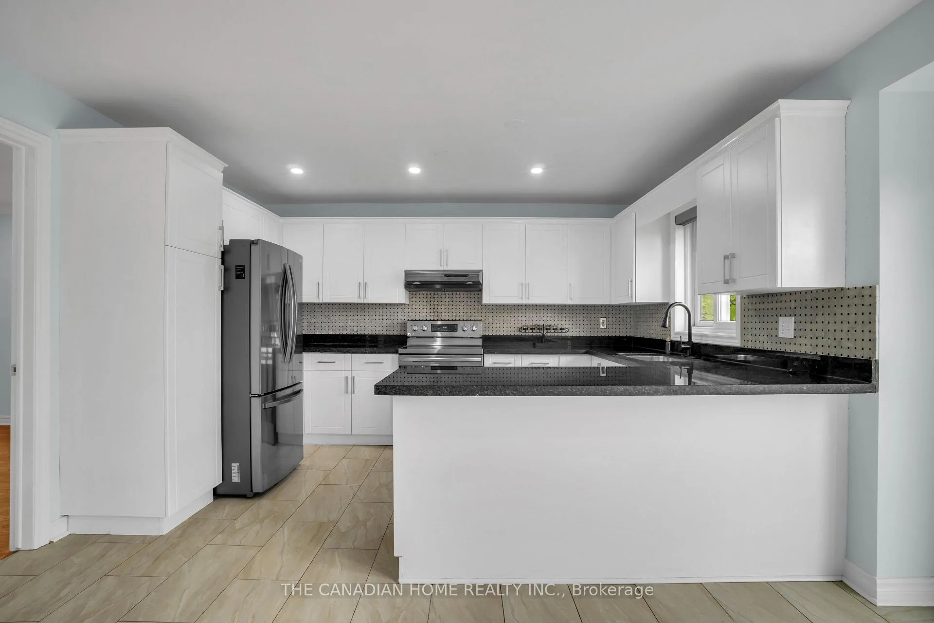 Photo 10 of 8171 Marcon Street, Niagara Falls, Ascot — HOMEH