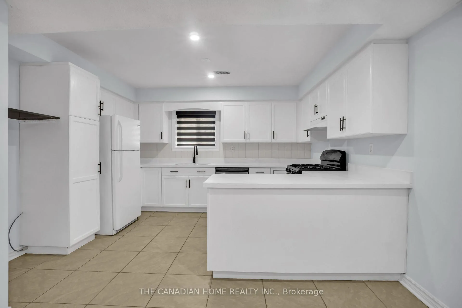 Photo 24 of 8171 Marcon Street, Niagara Falls, Ascot — HOMEH