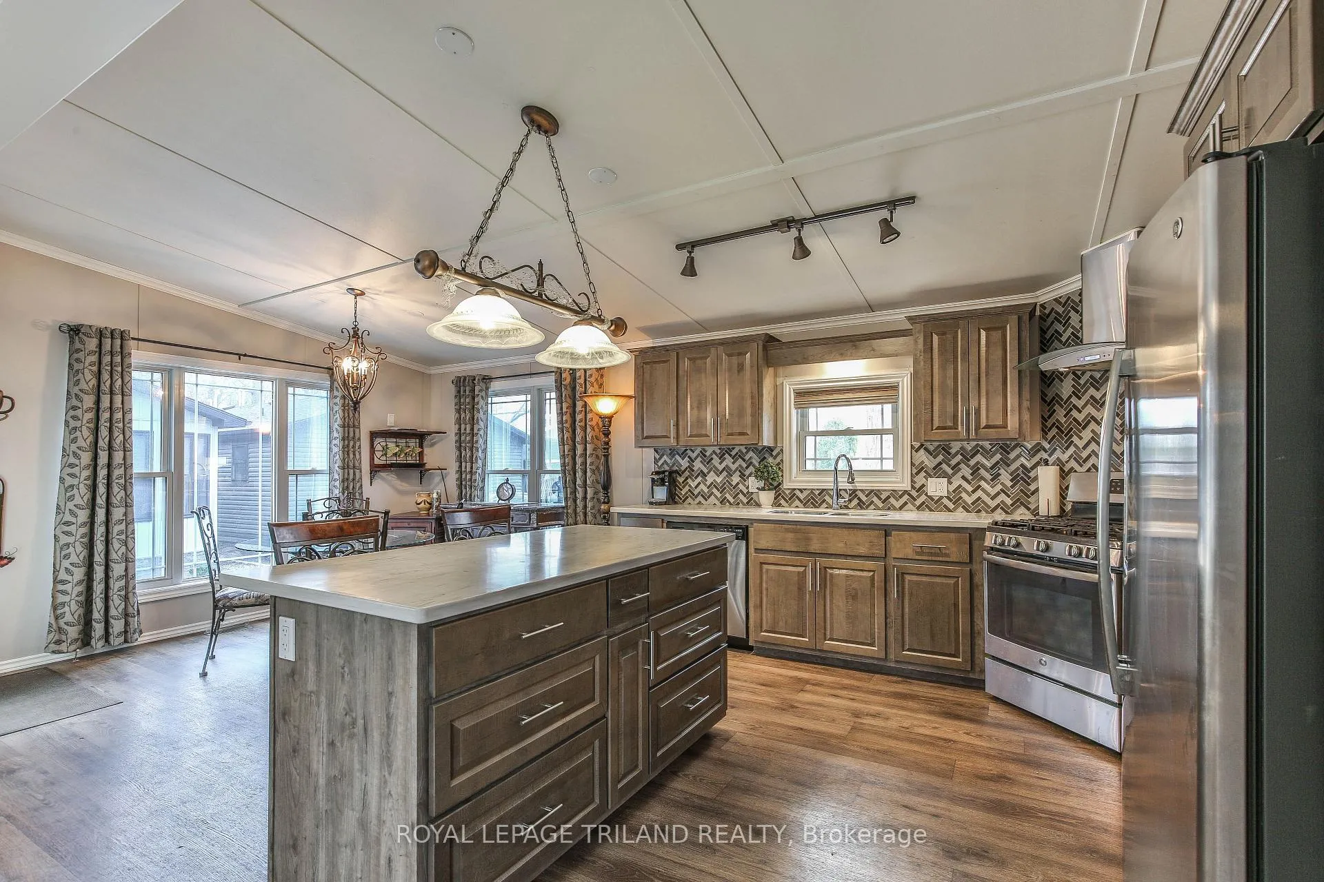 Photo 13 of Unit 76, 22790 Amiens Road, Middlesex Centre, Komoka — HOMEH