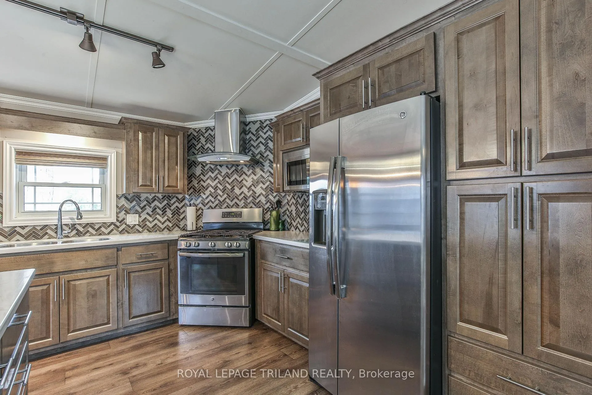 Photo 14 of Unit 76, 22790 Amiens Road, Middlesex Centre, Komoka — HOMEH
