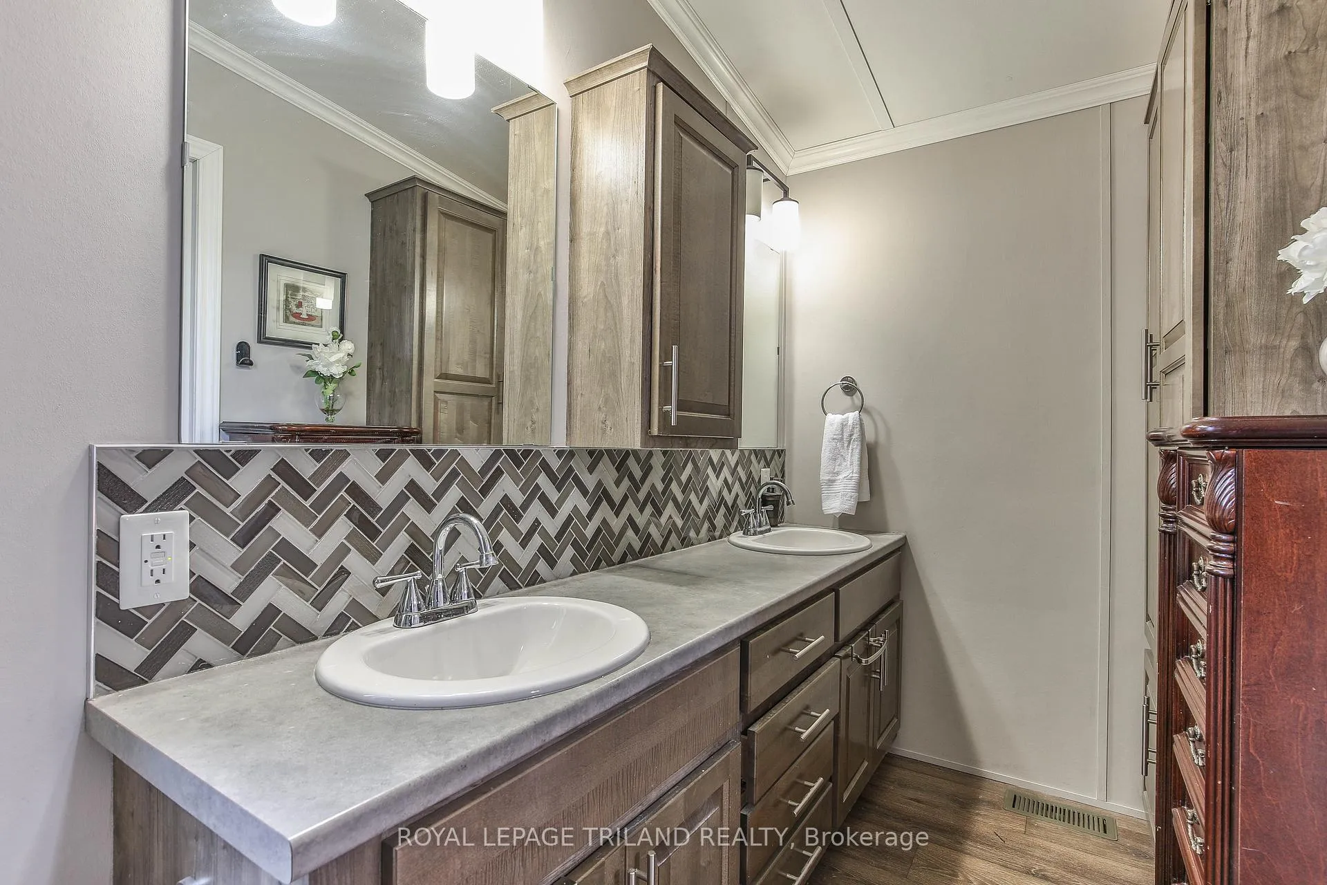 Photo 23 of Unit 76, 22790 Amiens Road, Middlesex Centre, Komoka — HOMEH
