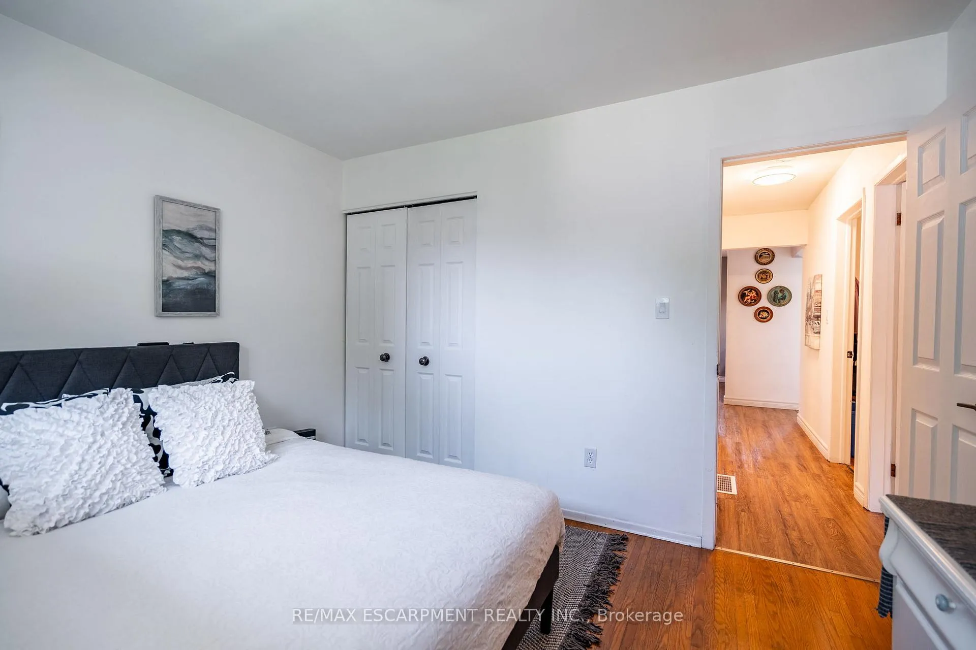 Photo 16 of 112 Greeningdon Drive, Hamilton, Greeningdon — HOMEH