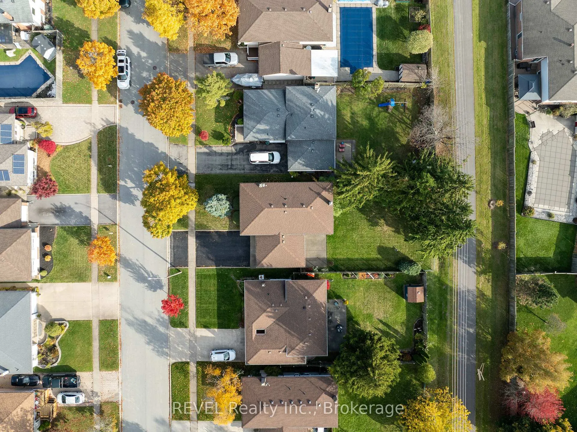Photo 5 of 7984 Thorton Street, Niagara Falls, Ascot — HOMEH