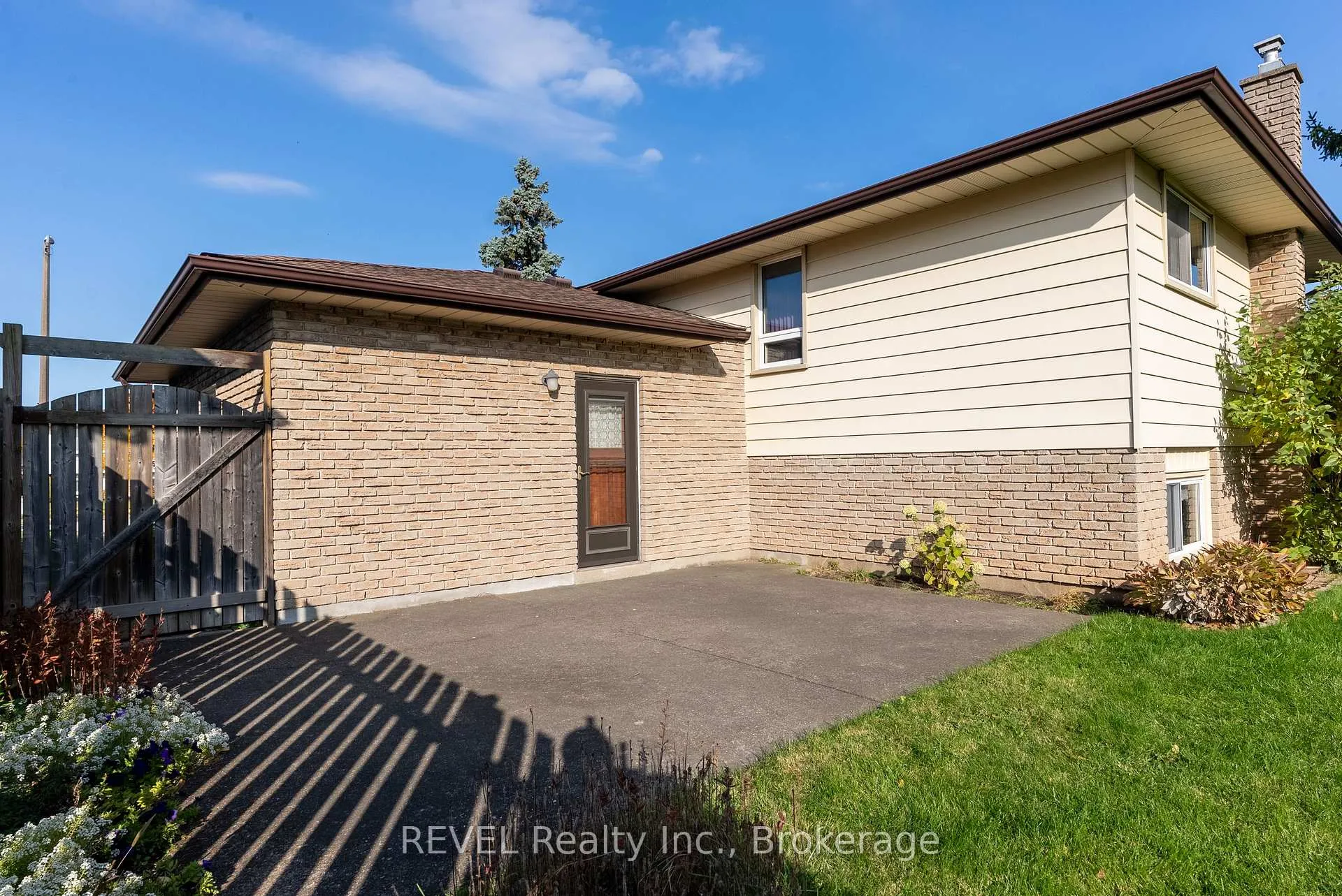 Photo 35 of 7984 Thorton Street, Niagara Falls, Ascot — HOMEH