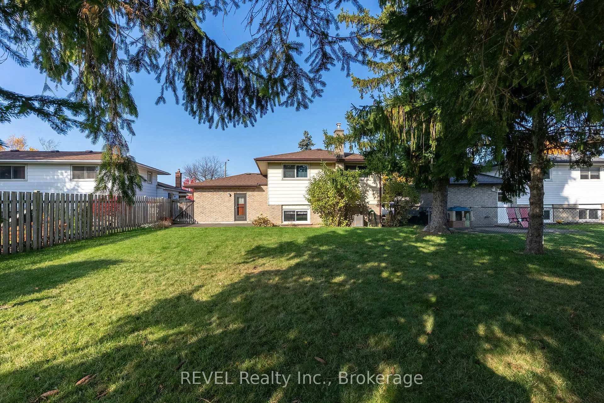 Photo 37 of 7984 Thorton Street, Niagara Falls, Ascot — HOMEH
