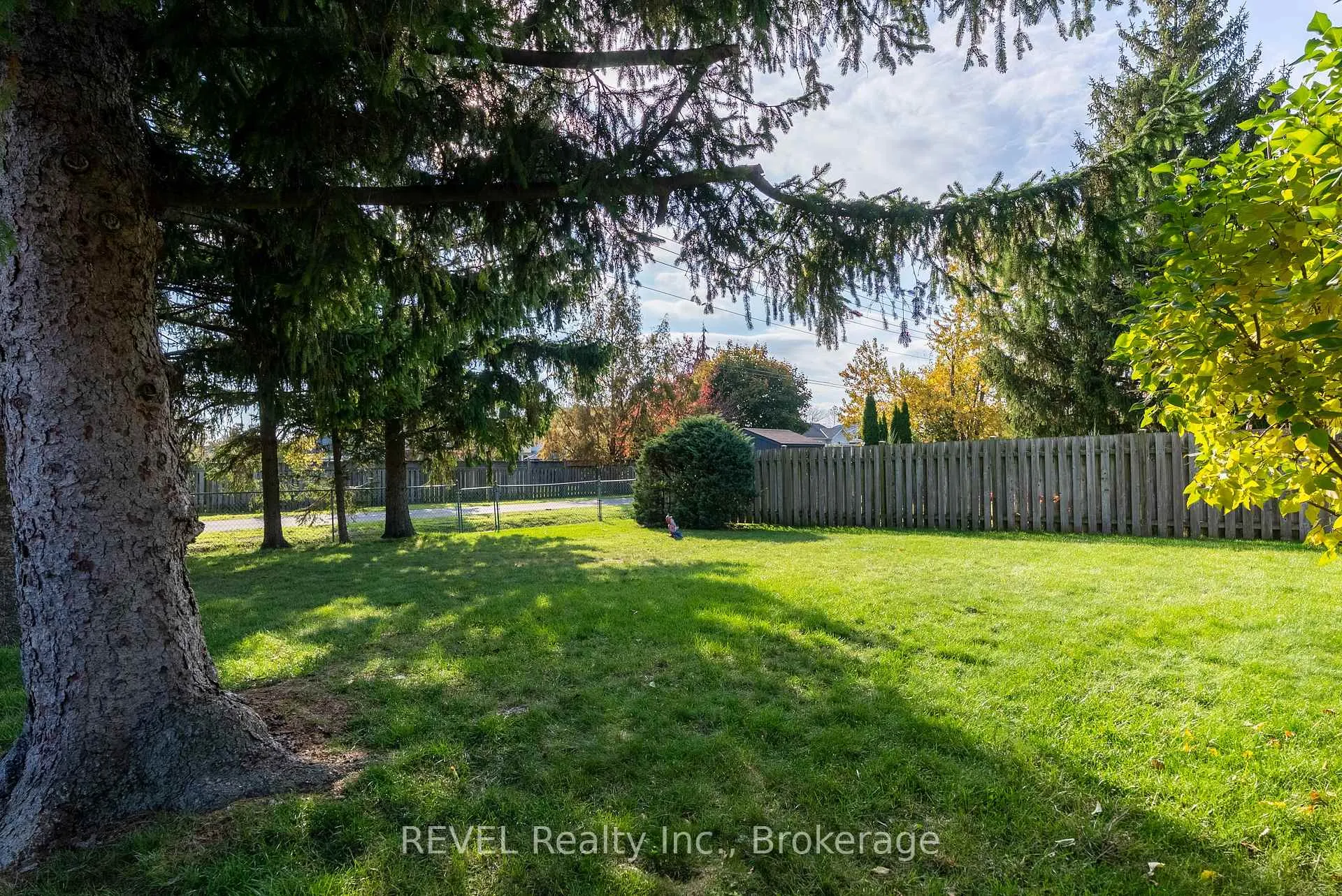 Photo 39 of 7984 Thorton Street, Niagara Falls, Ascot — HOMEH