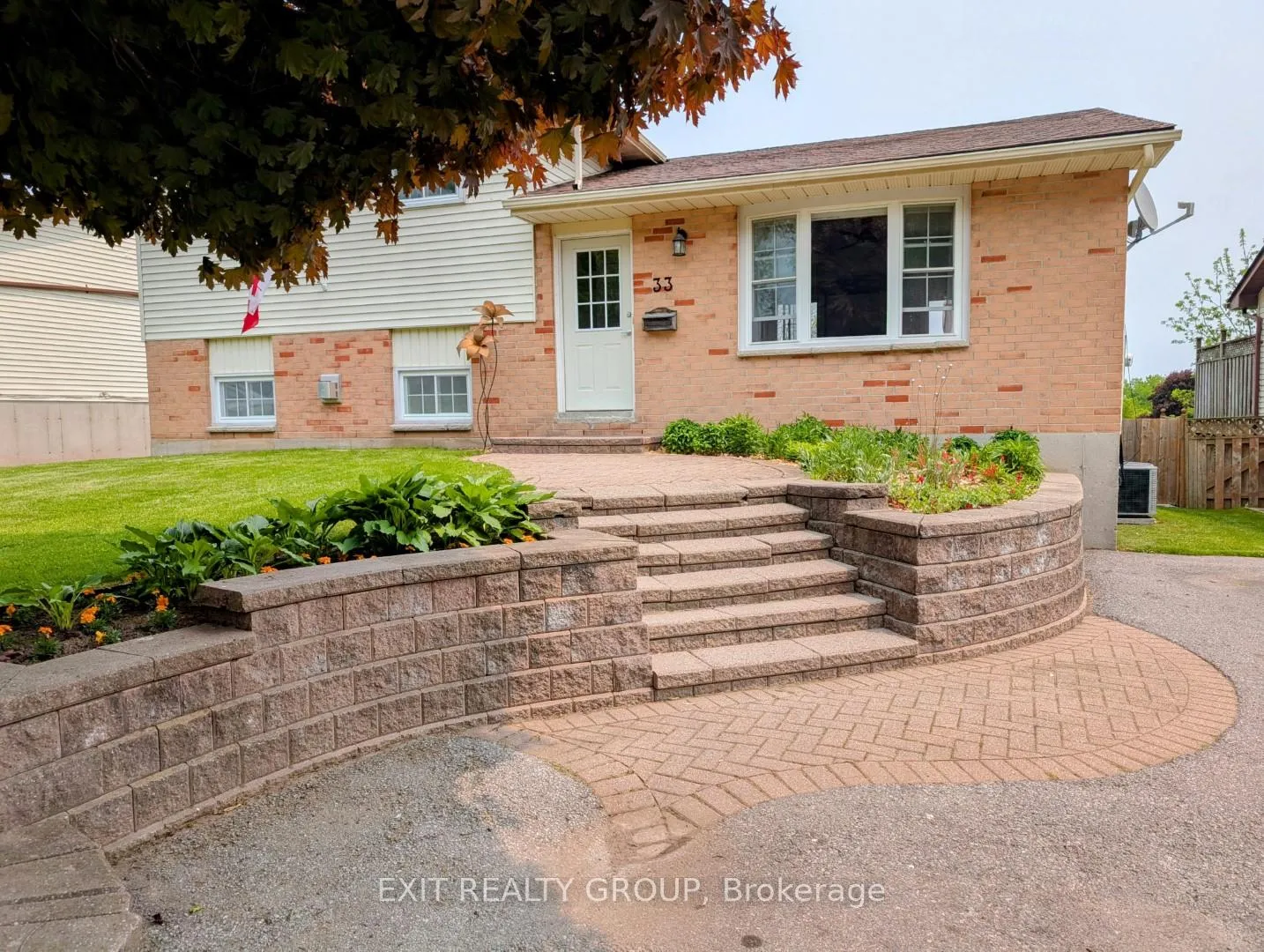 Photo 2 of 33 Bleeker Avenue, Quinte West, Trenton Ward — HOMEH