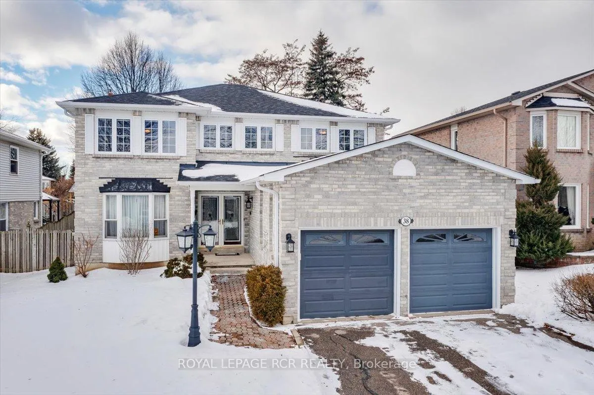 Photo 2 of 38 Chipperfield Crescent, Whitby, Pringle Creek — HOMEH