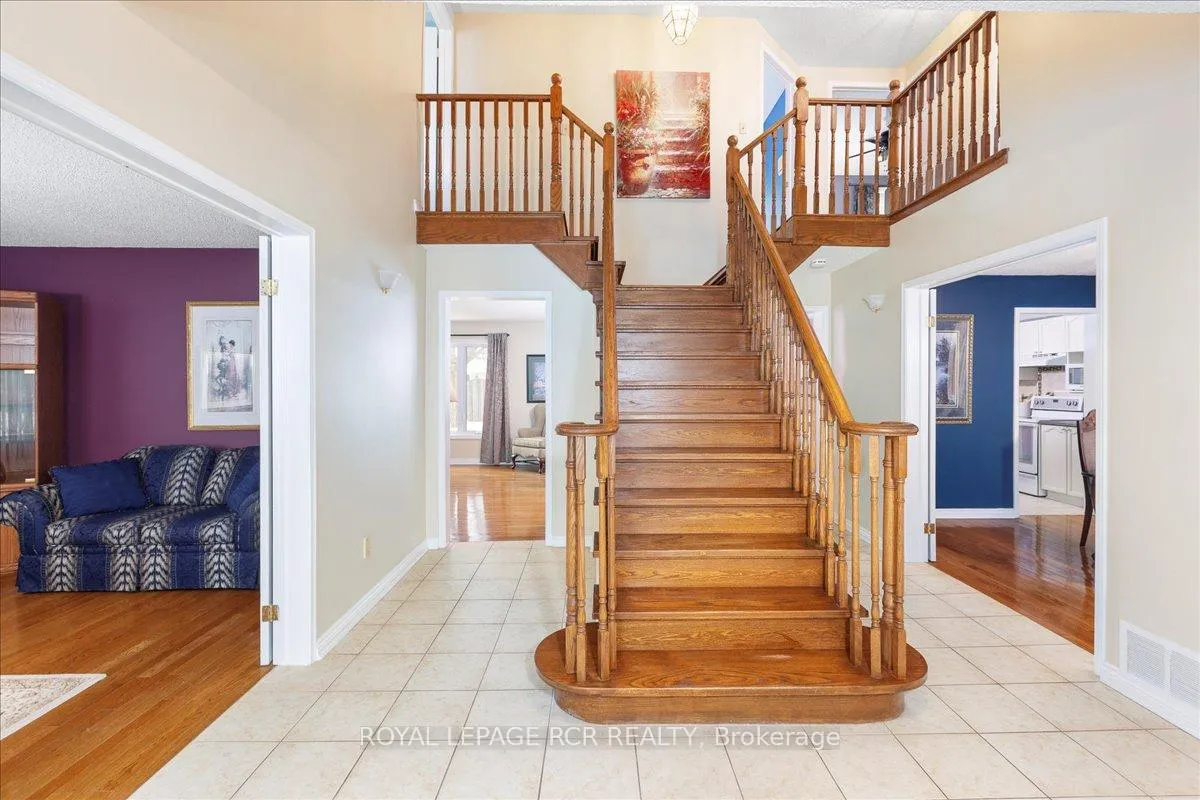 Photo 4 of 38 Chipperfield Crescent, Whitby, Pringle Creek — HOMEH