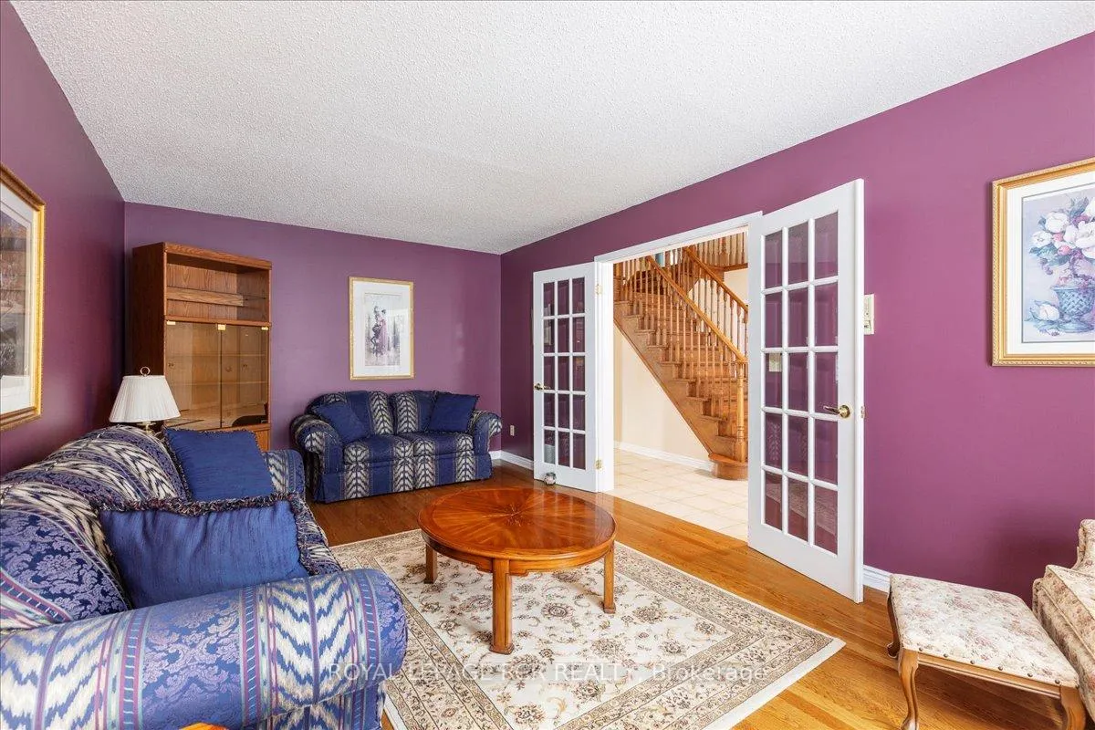 Photo 7 of 38 Chipperfield Crescent, Whitby, Pringle Creek — HOMEH
