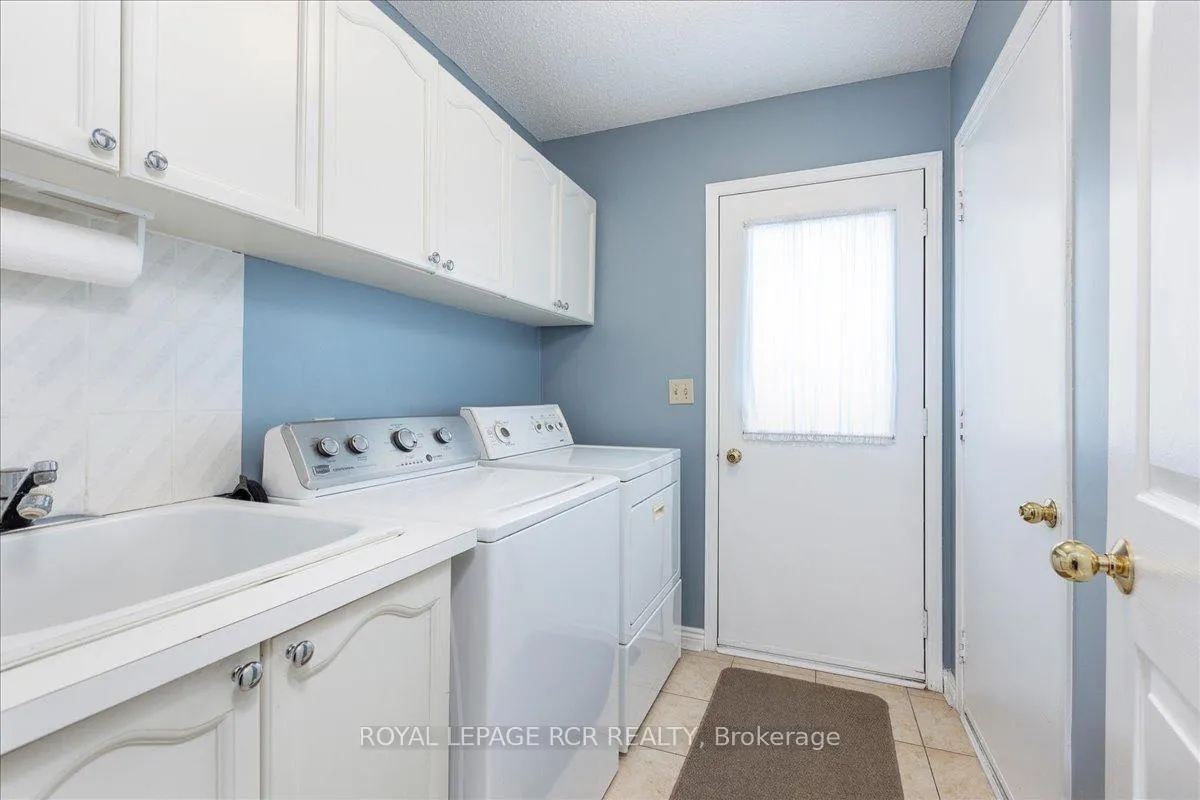 Photo 9 of 38 Chipperfield Crescent, Whitby, Pringle Creek — HOMEH