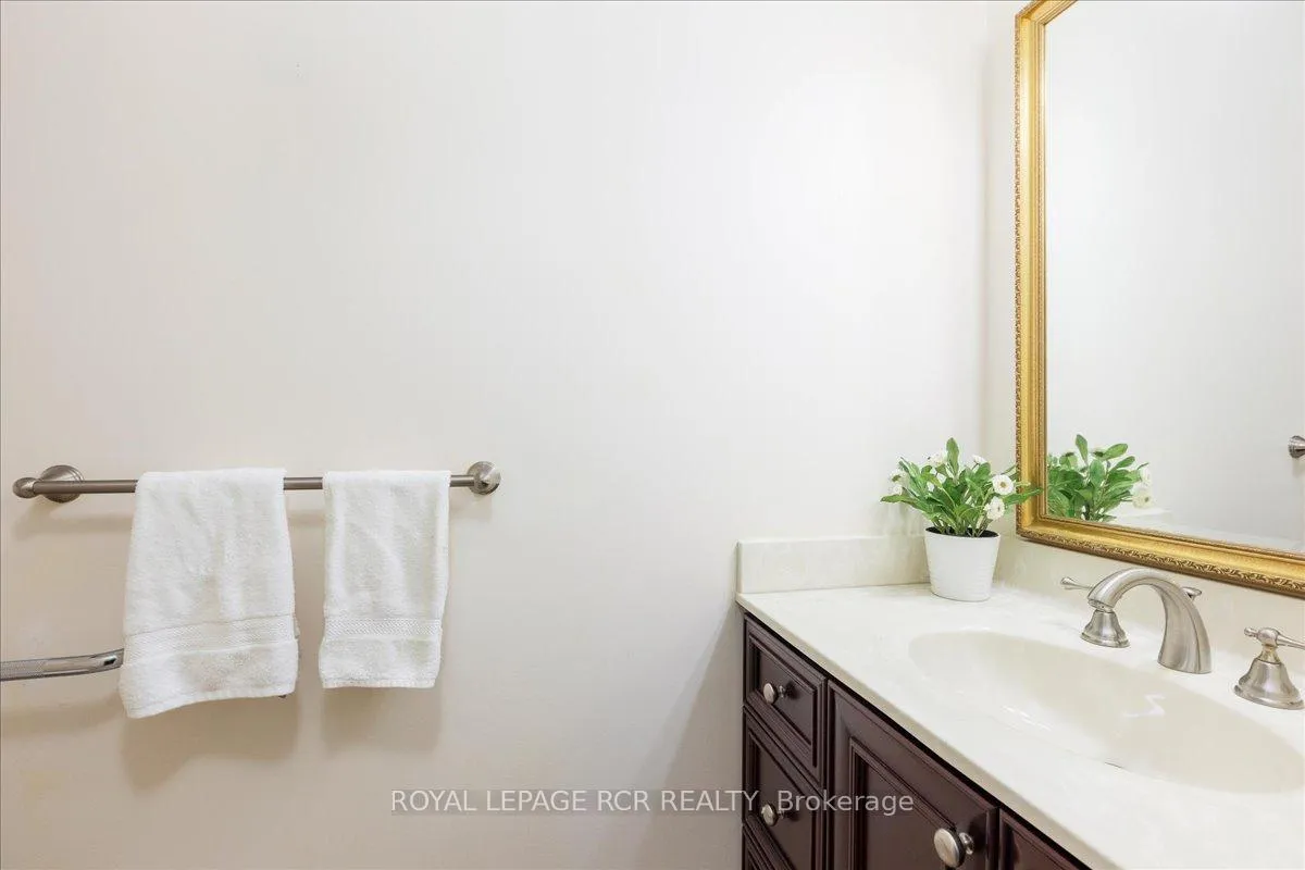 Photo 10 of 38 Chipperfield Crescent, Whitby, Pringle Creek — HOMEH
