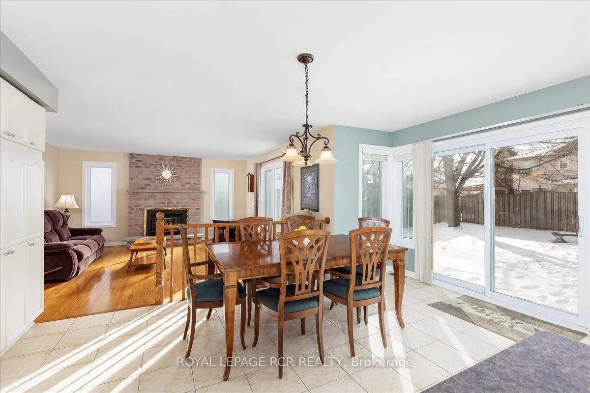 Photo 15 of 38 Chipperfield Crescent, Whitby, Pringle Creek — HOMEH