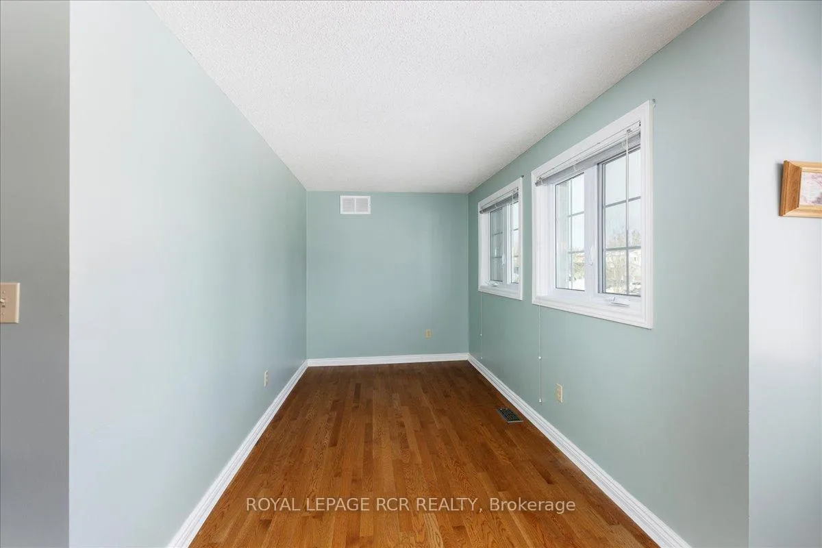 Photo 22 of 38 Chipperfield Crescent, Whitby, Pringle Creek — HOMEH