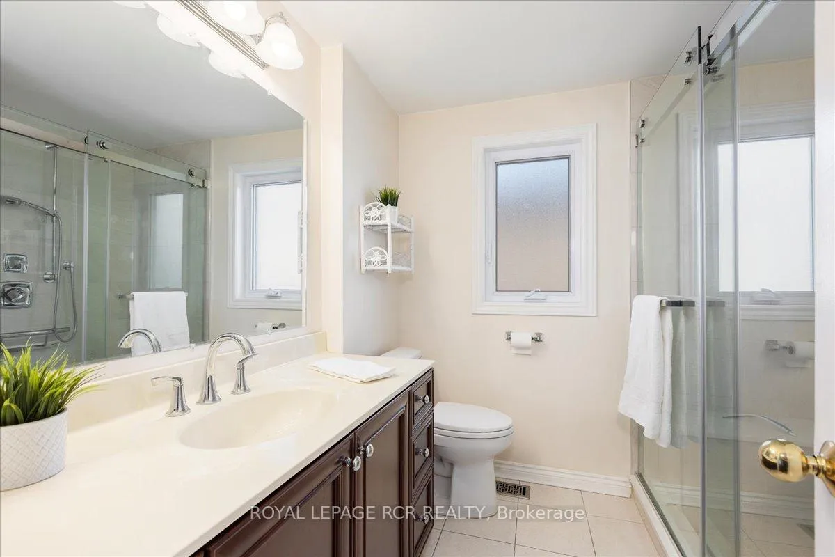 Photo 27 of 38 Chipperfield Crescent, Whitby, Pringle Creek — HOMEH