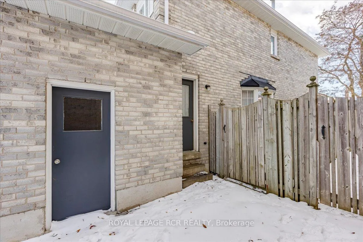 Photo 36 of 38 Chipperfield Crescent, Whitby, Pringle Creek — HOMEH