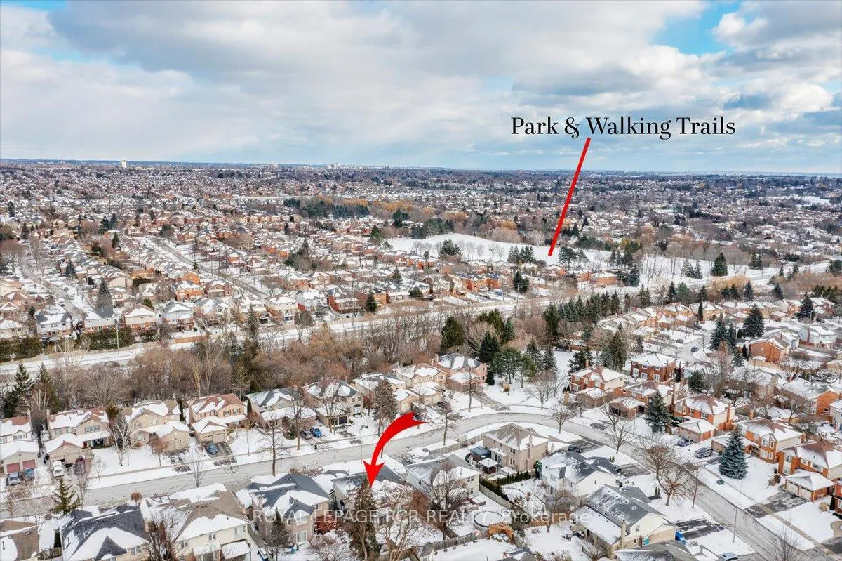 Photo 40 of 38 Chipperfield Crescent, Whitby, Pringle Creek — HOMEH