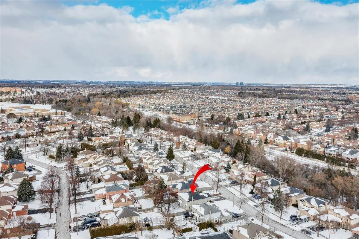 Photo 41 of 38 Chipperfield Crescent, Whitby, Pringle Creek — HOMEH