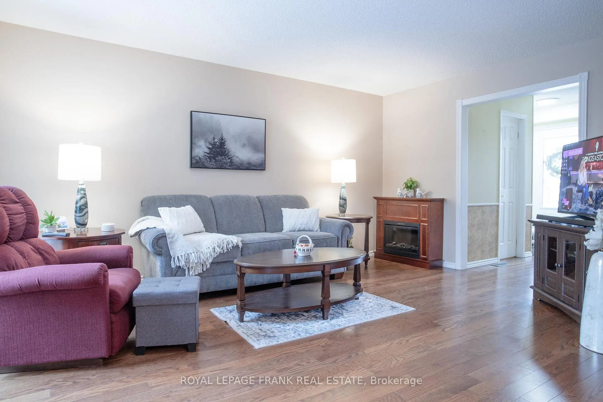 Photo 5 of 40 Longstaff Drive, Ajax, Central — HOMEH