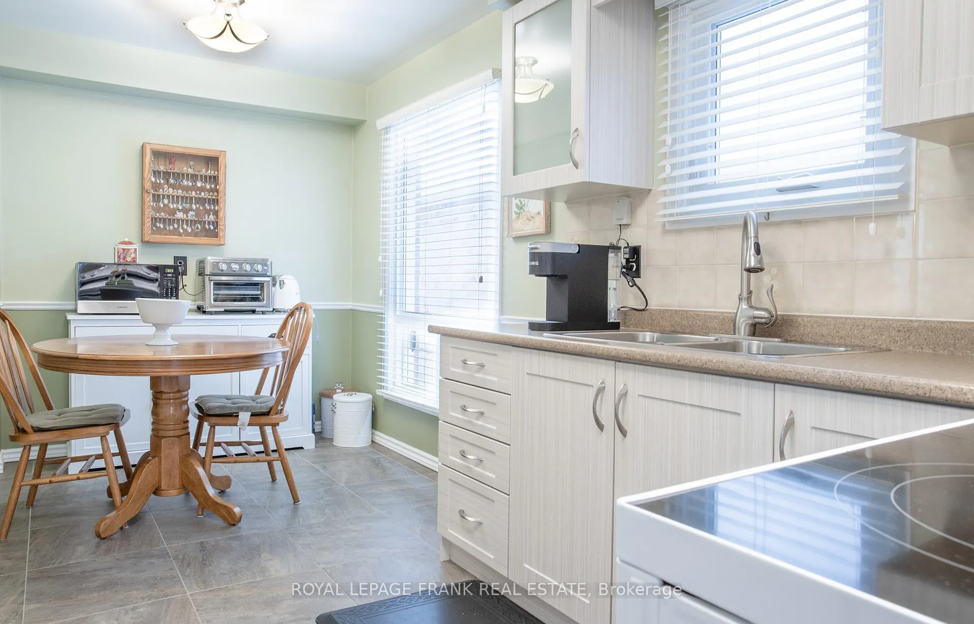 Photo 11 of 40 Longstaff Drive, Ajax, Central — HOMEH