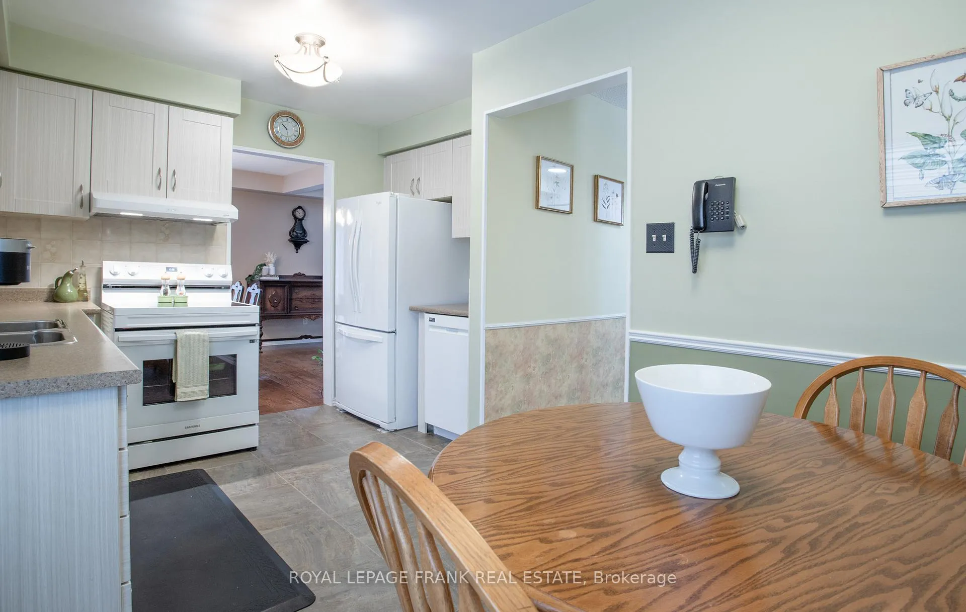 Photo 13 of 40 Longstaff Drive, Ajax, Central — HOMEH