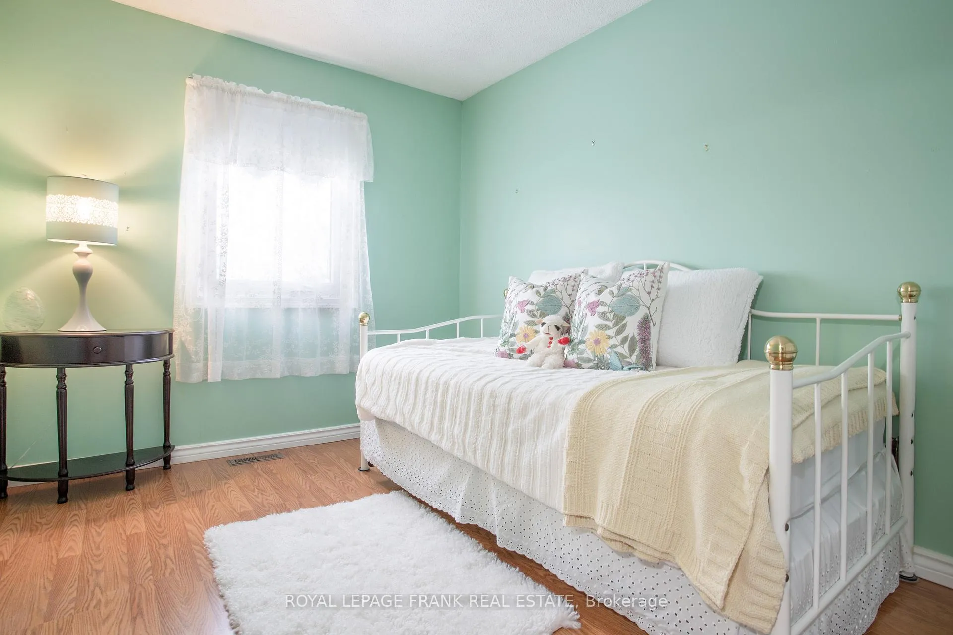 Photo 20 of 40 Longstaff Drive, Ajax, Central — HOMEH