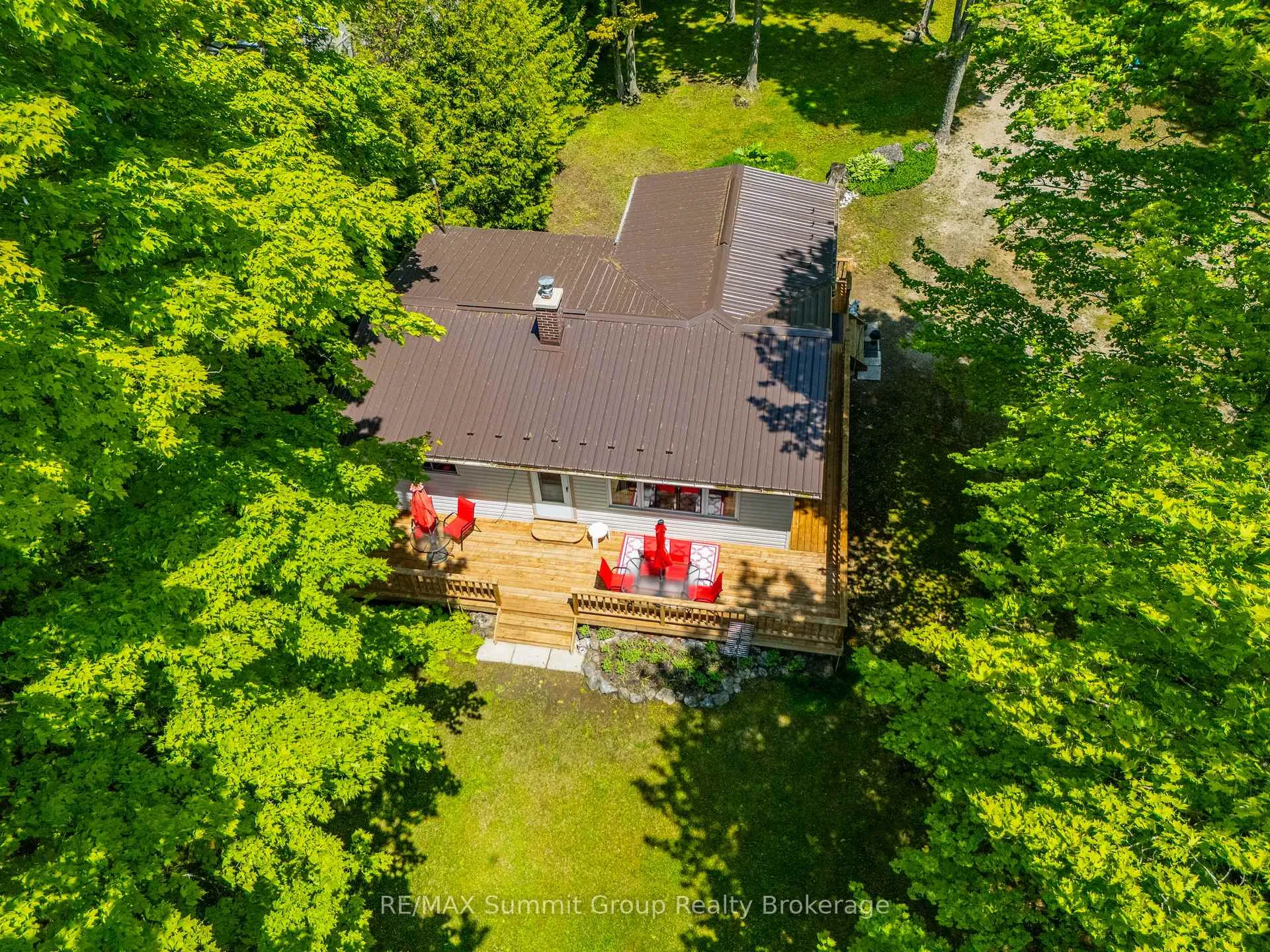 Photo 5 of 182 Lakeshore Boulevard, Grey Highlands — HOMEH