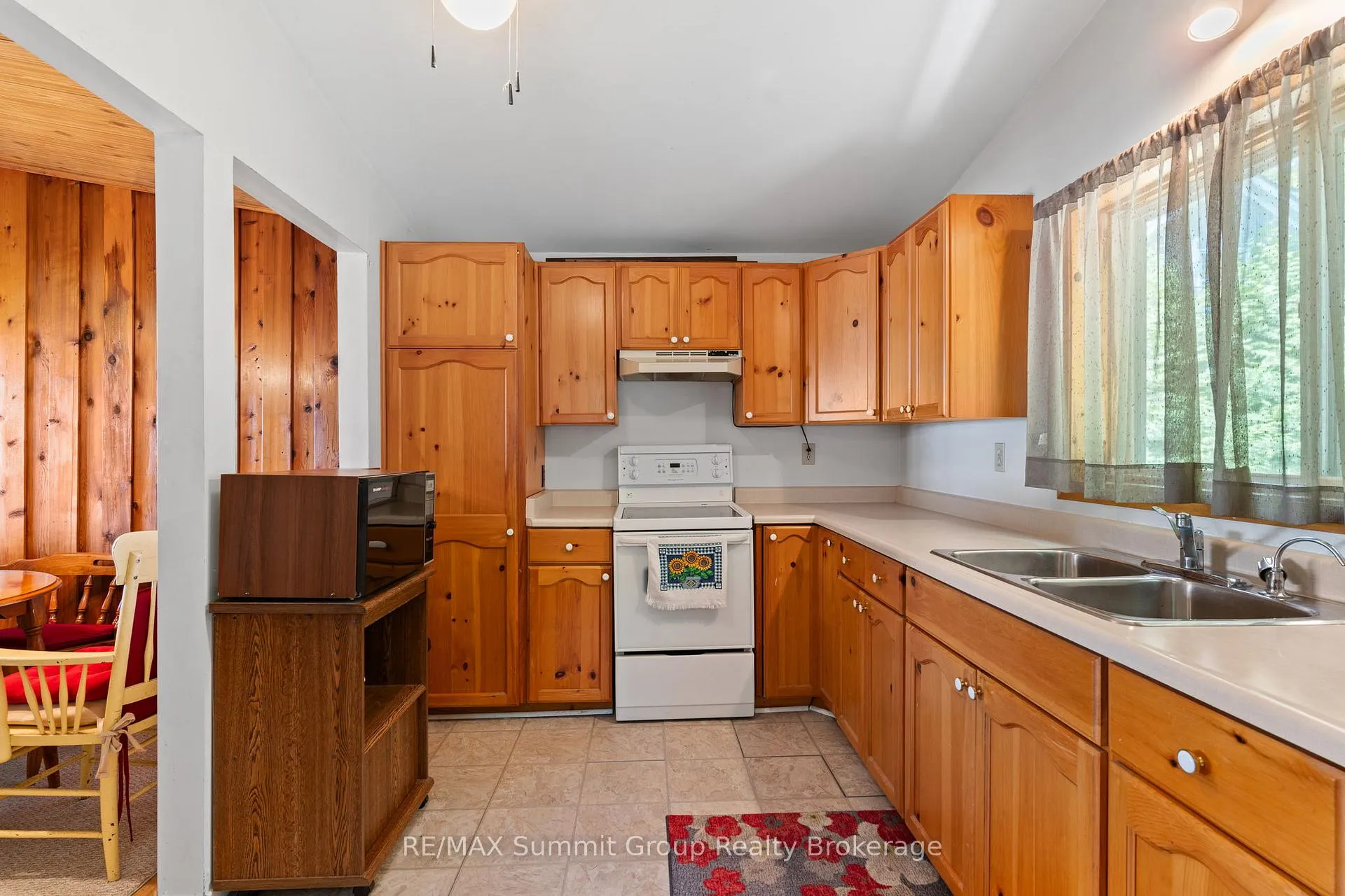 Photo 7 of 182 Lakeshore Boulevard, Grey Highlands — HOMEH