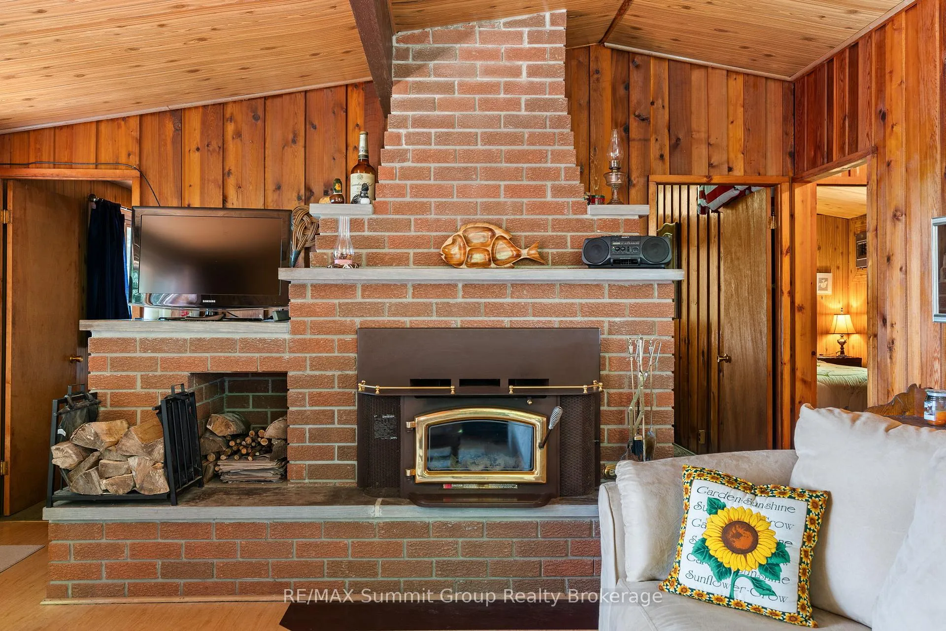 Photo 13 of 182 Lakeshore Boulevard, Grey Highlands — HOMEH