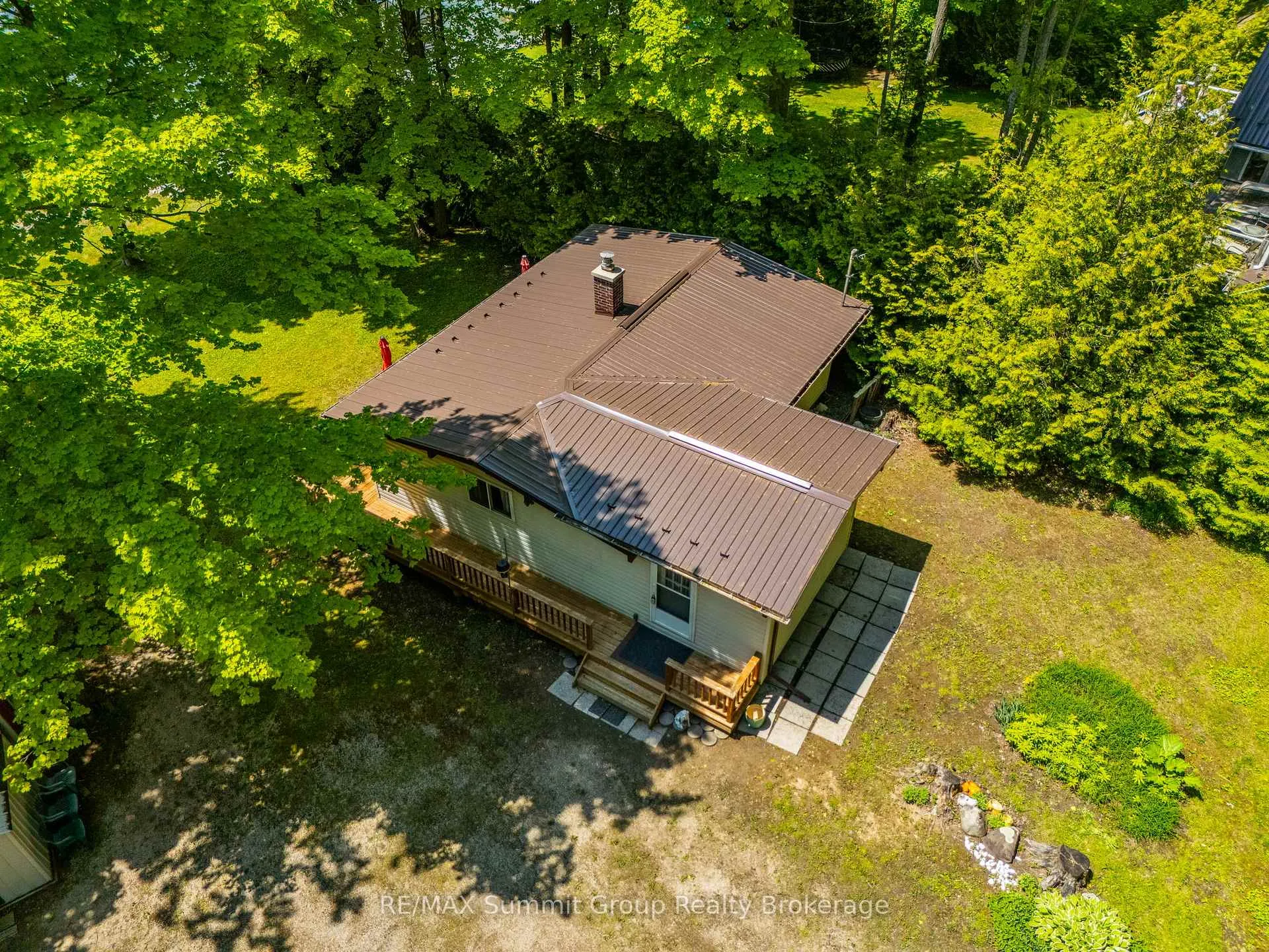 Photo 35 of 182 Lakeshore Boulevard, Grey Highlands — HOMEH