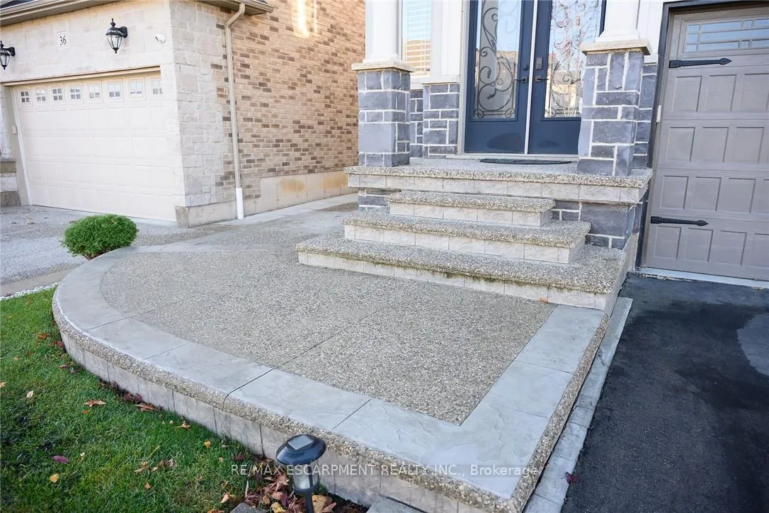 Photo 4 of 30 Ascoli Drive, Hamilton, Ryckmans — HOMEH